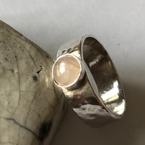 Handmade 6mm Silver Ring with 6mm Round Rose Quartz Cabochon (O)