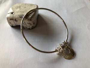 Small 1.8mm round bangle with charm and rings