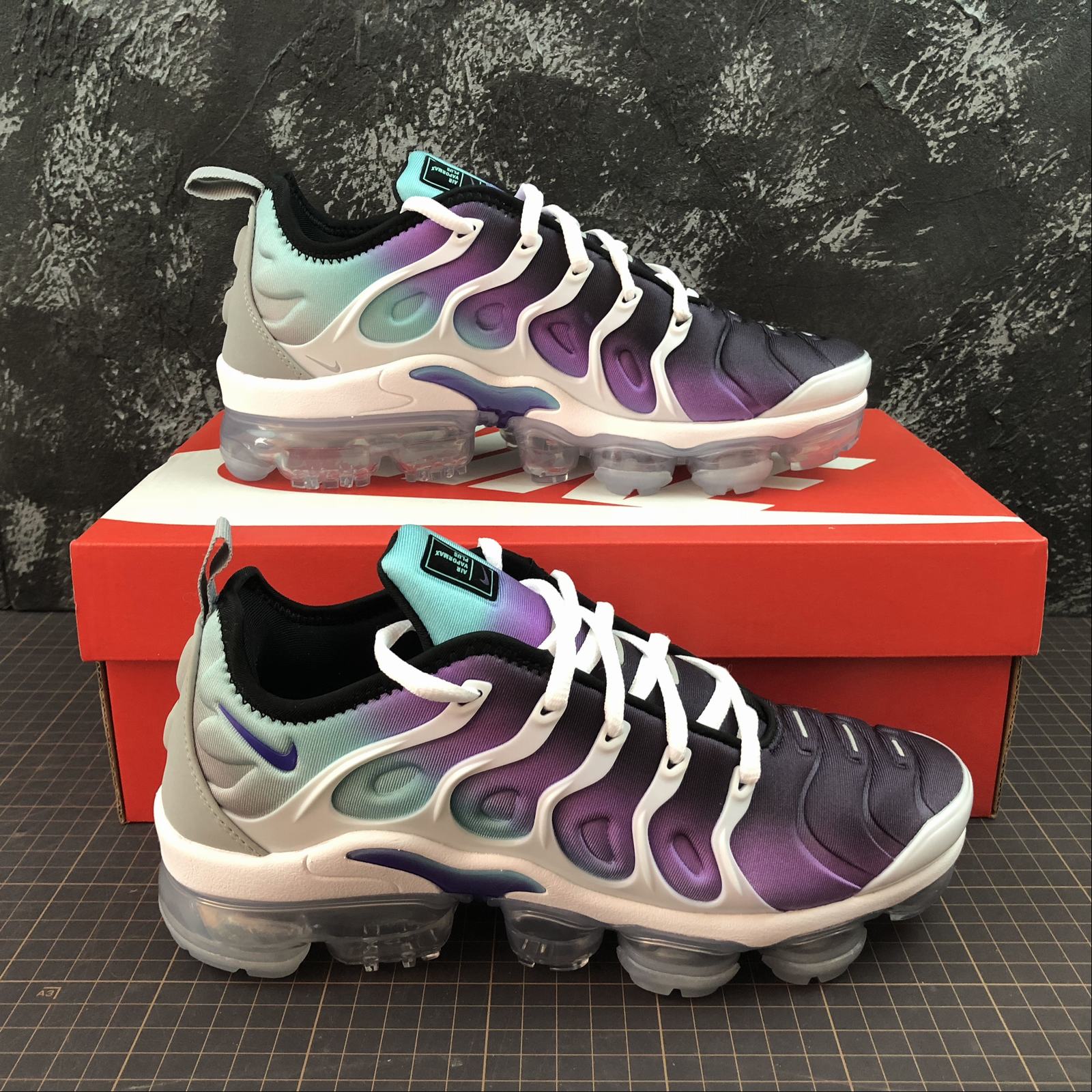NIKE AIR VAPORMAX PLUS Unboxing Review On Feet