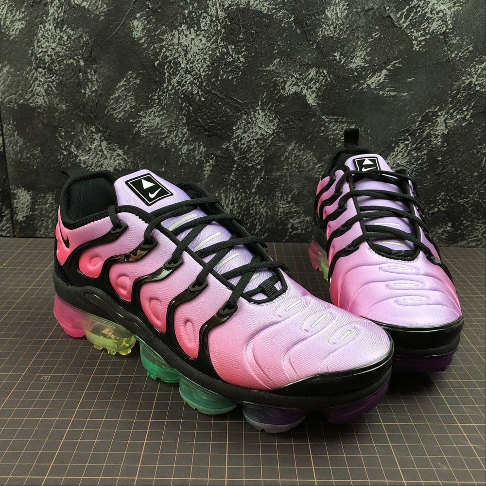 Image of Nike Air Vapormax Plus (2018) 