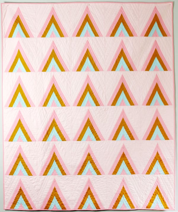 Image of the MODERN ARROWS quilt PDF pattern