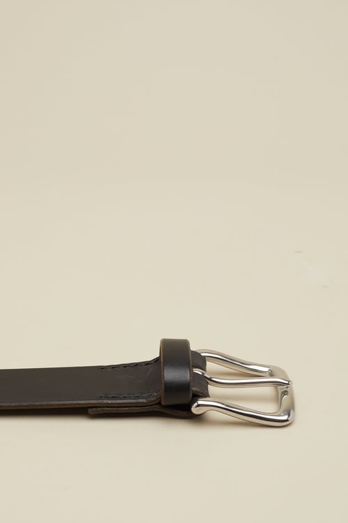 Image of Classic Buckle in Coal