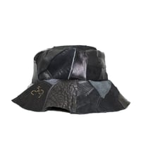 BUCKET HAT (BLACK LEATHER)