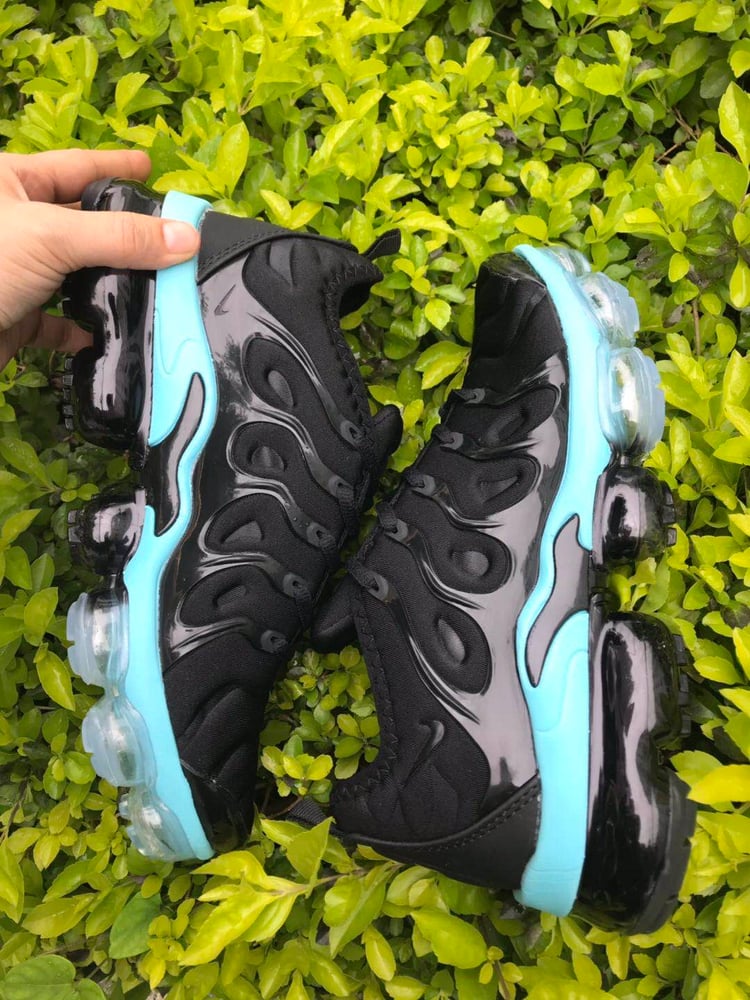 Image of AIR VAPORMAX PLUS (2018) *BLACK* -WOMEN