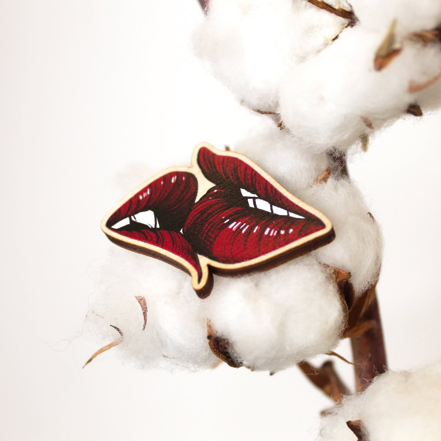 Image of Pin’s Bisou Bisou