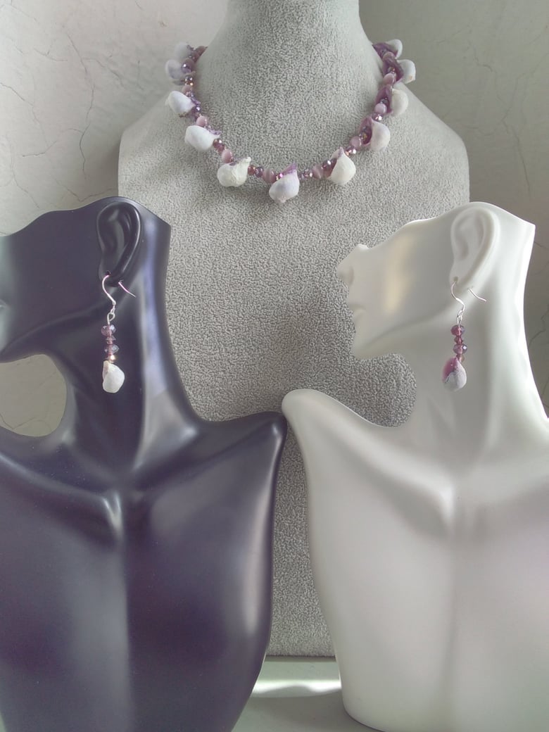 Image of PURPLE CEBU SHELL NECKLACE SET