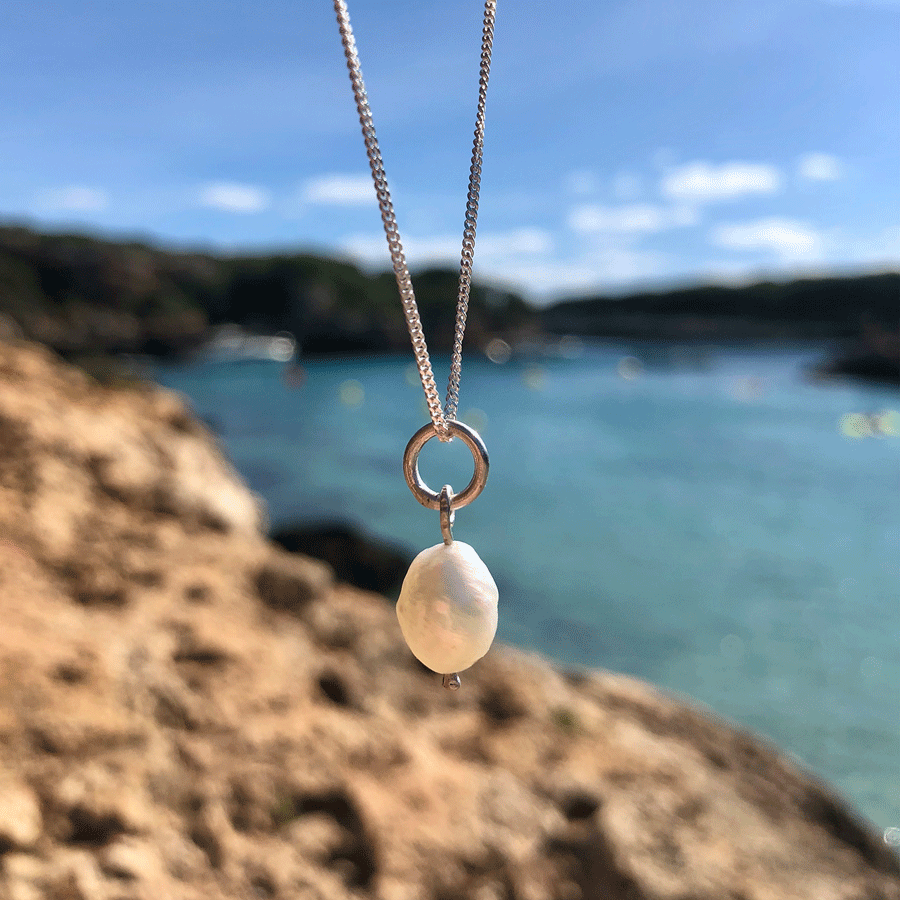 Image of Pearl necklace