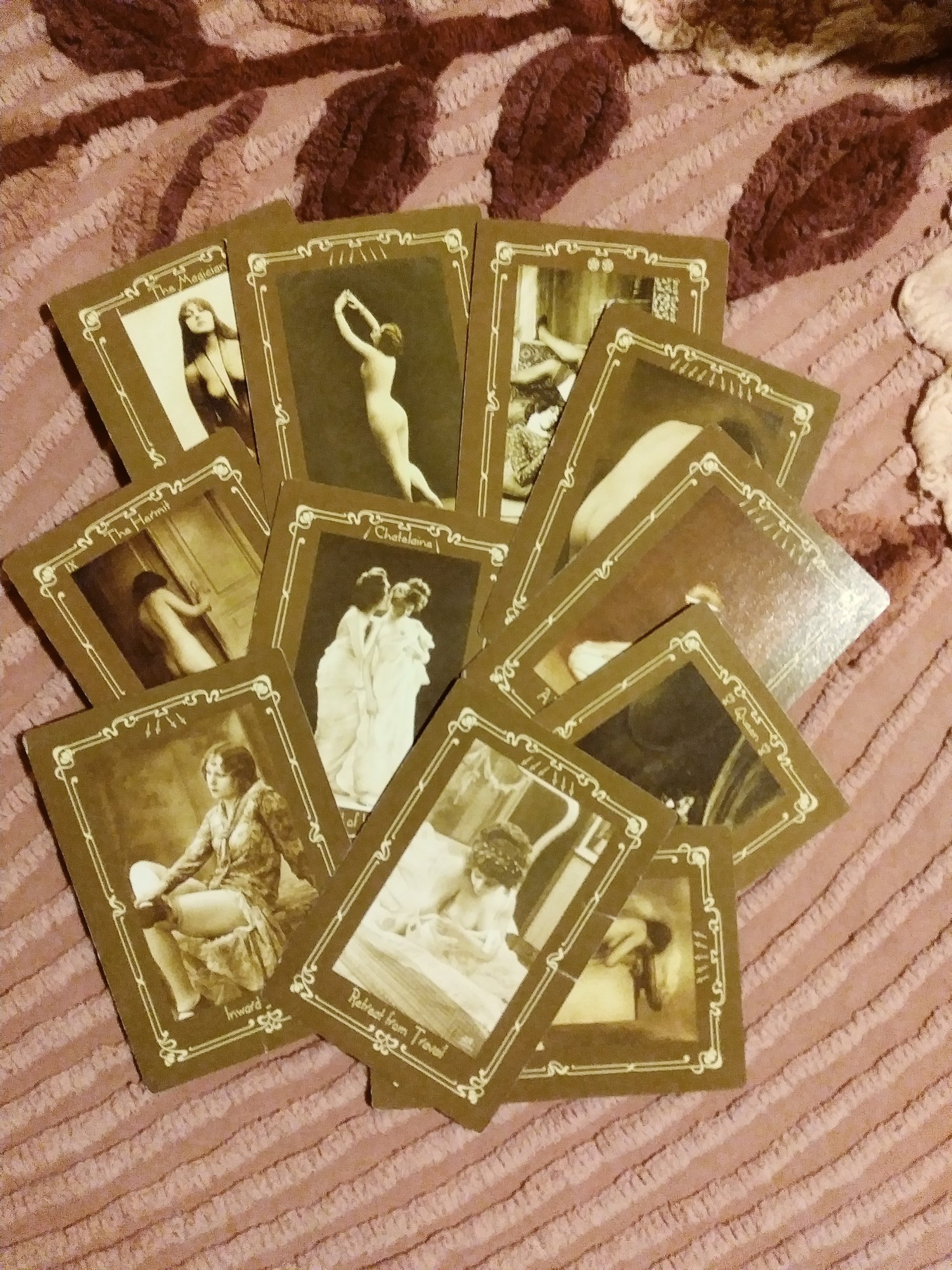 Image of Tarot & Rune Reading - 5 Cards with One Bonus Rune Added to the Mix