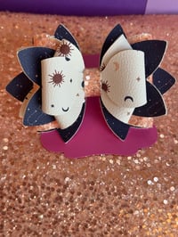 Image 2 of Stanley artist collection bow