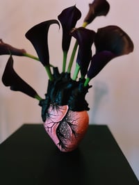 Image 3 of GINA‘S BLOOM Vase Anatomical Heart Version 2