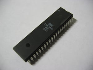 Image of ATmega32 flashed with monome 40h firmware