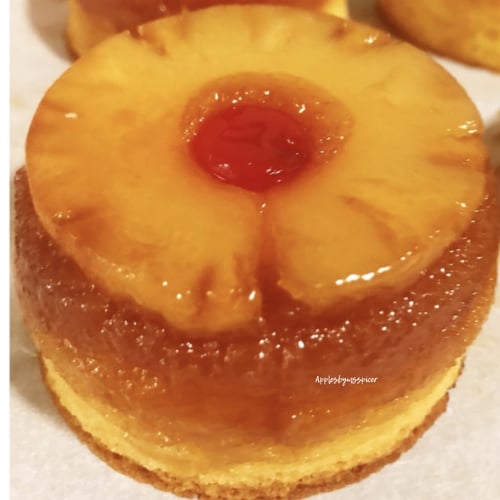 Image of Pineapple upside down cake cups