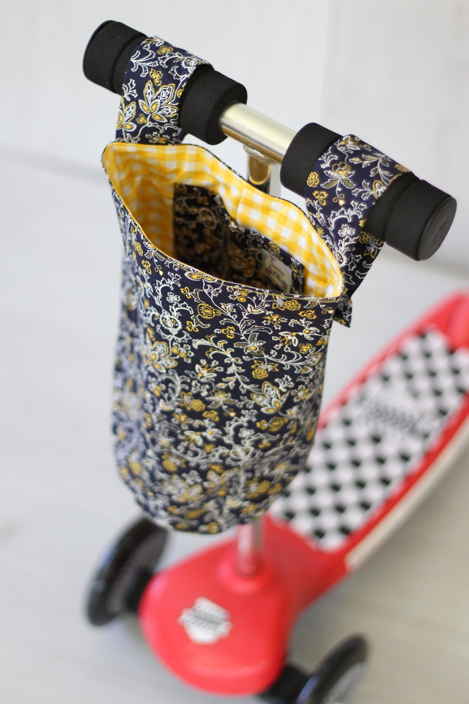 Image of Scooter Pal Navy Floral / Yellow Check