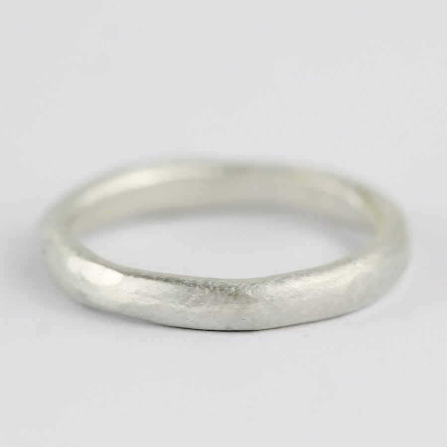 Image of THE MIDI ORGANIC RING IN SILVER