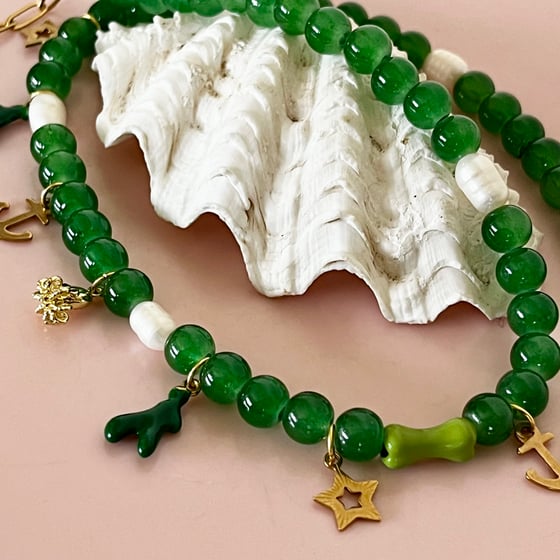 Image of Green glass bead and pearl necklace - Sea theme