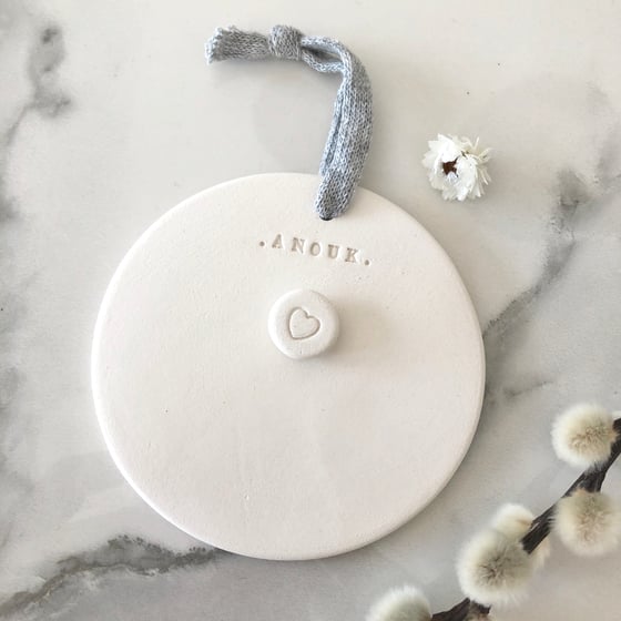 Image of :: Médaillon Messager ::