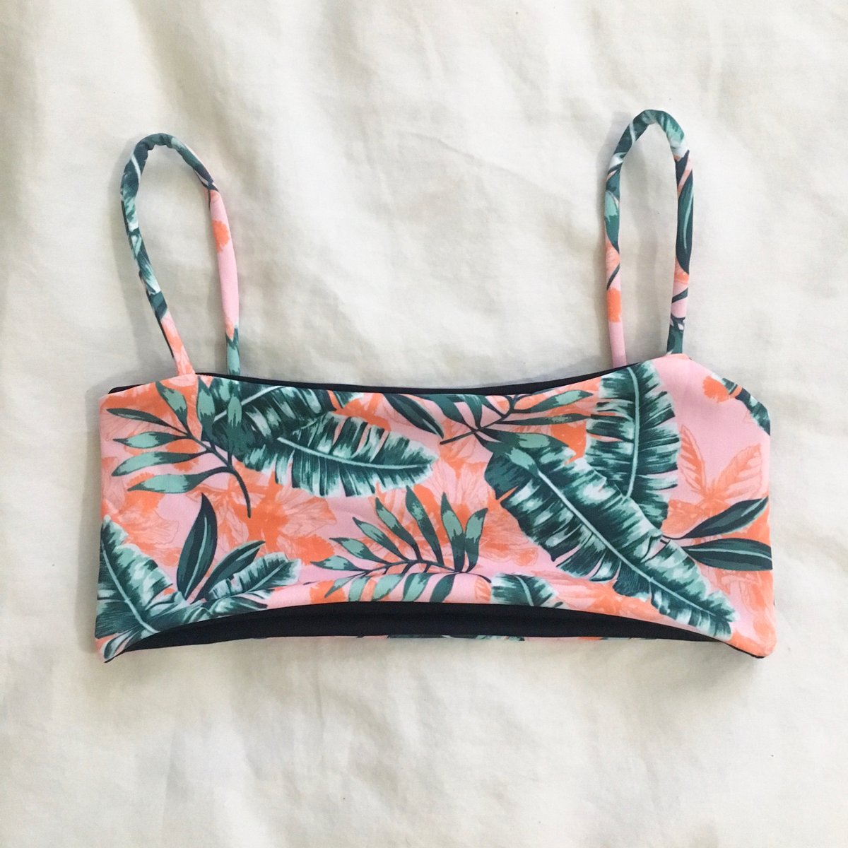 Image of LIMITED LEXI TOP : CORAL CANTINA X BLACK
