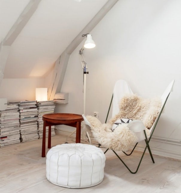 Image of WHITE LEATHER POUF - OTTOMAN