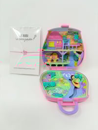 Image 2 of Ensemble bracelet et Polly Pocket Sac à dos jungle