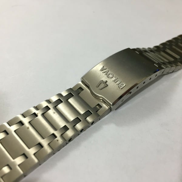 Image of BULOVA 18MM Stainless Steel Gents Watch,Curved Lugs,Clean.