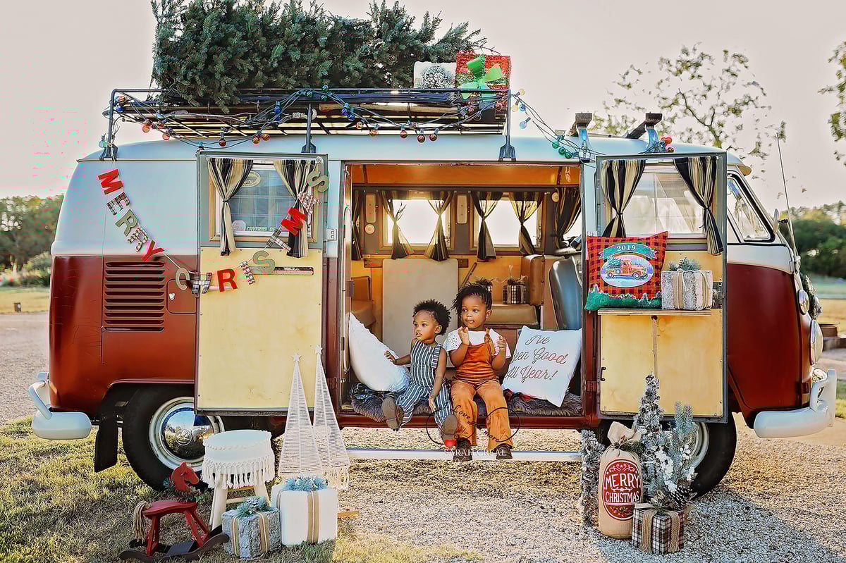 SALADO (no Santa) Limited Edition Red VW bus Christmas Sessions