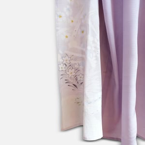 Image of Silke kimono i gråviolet med småblomster