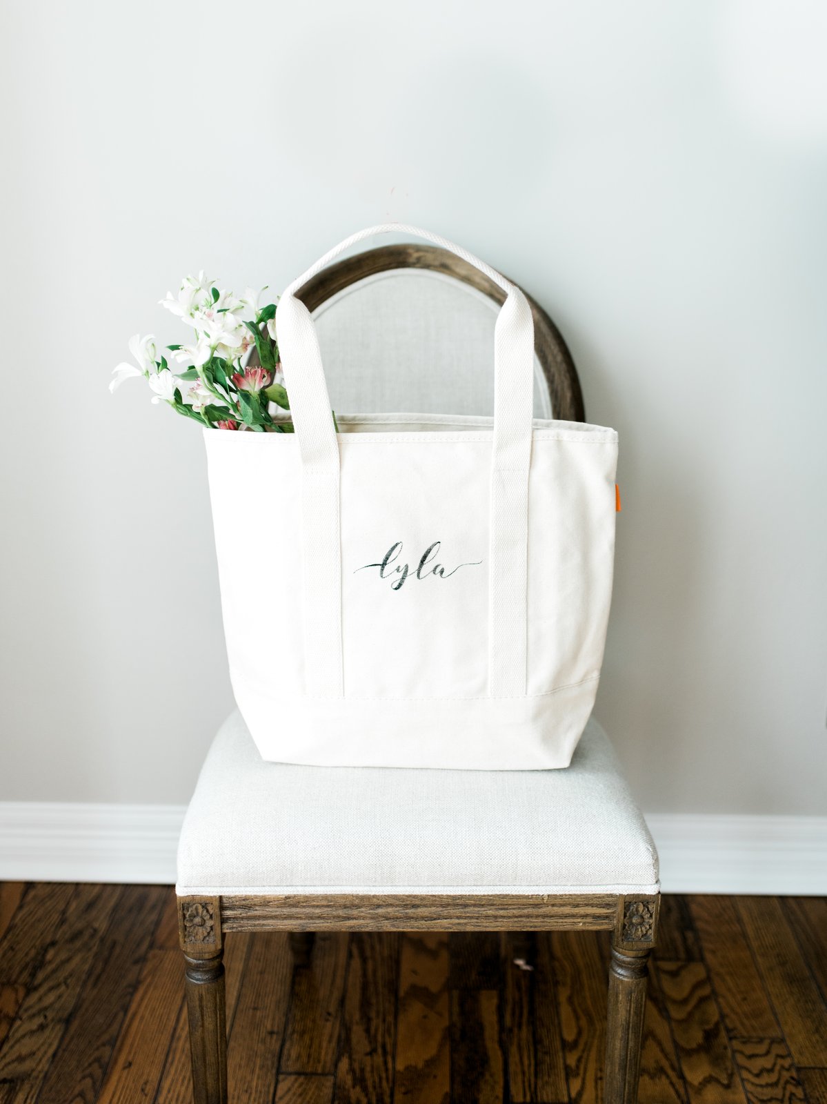 LARGE CANVAS ESSENTIAL TOTE WITH LEATHER STRAPS