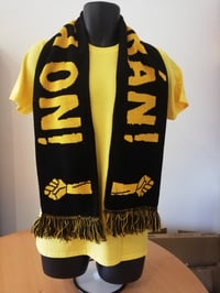 Image 3 of ¡No Pasarán! Scarf