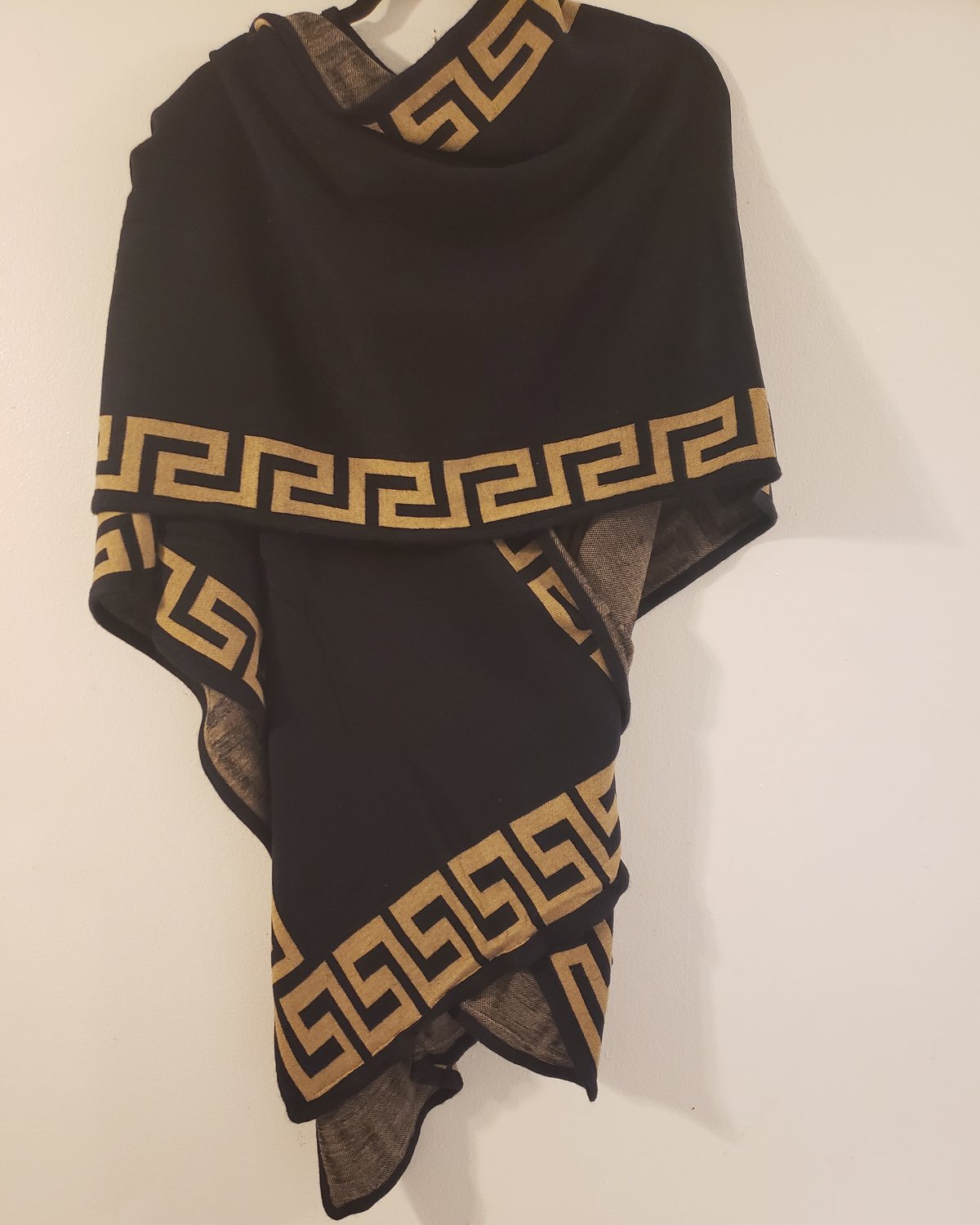 Image of Lovely shawl