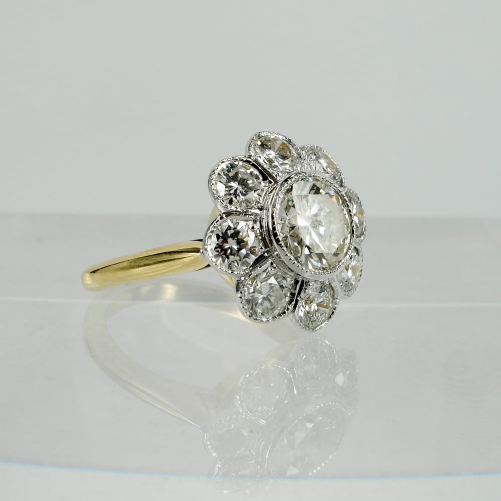 Image of 18ct white gold floral cluster