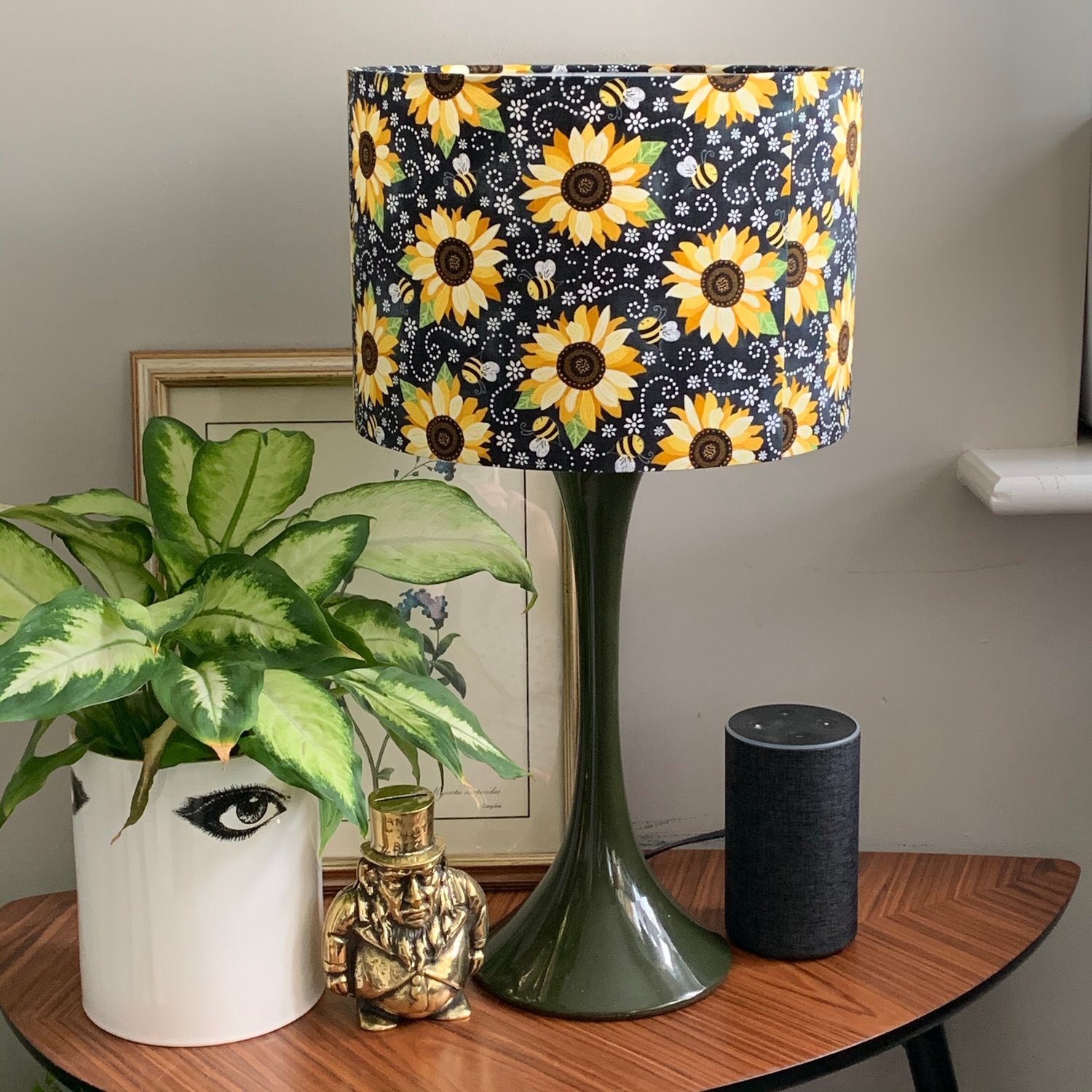 Image of You Are My Sunshine Sunflower & Bee Shade 30cm