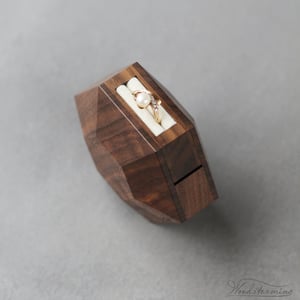 Image of Rotating hexagon shape ring box by Woodstorming