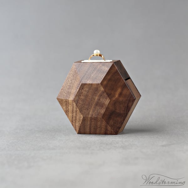 Image of Rotating hexagon shape ring box by Woodstorming