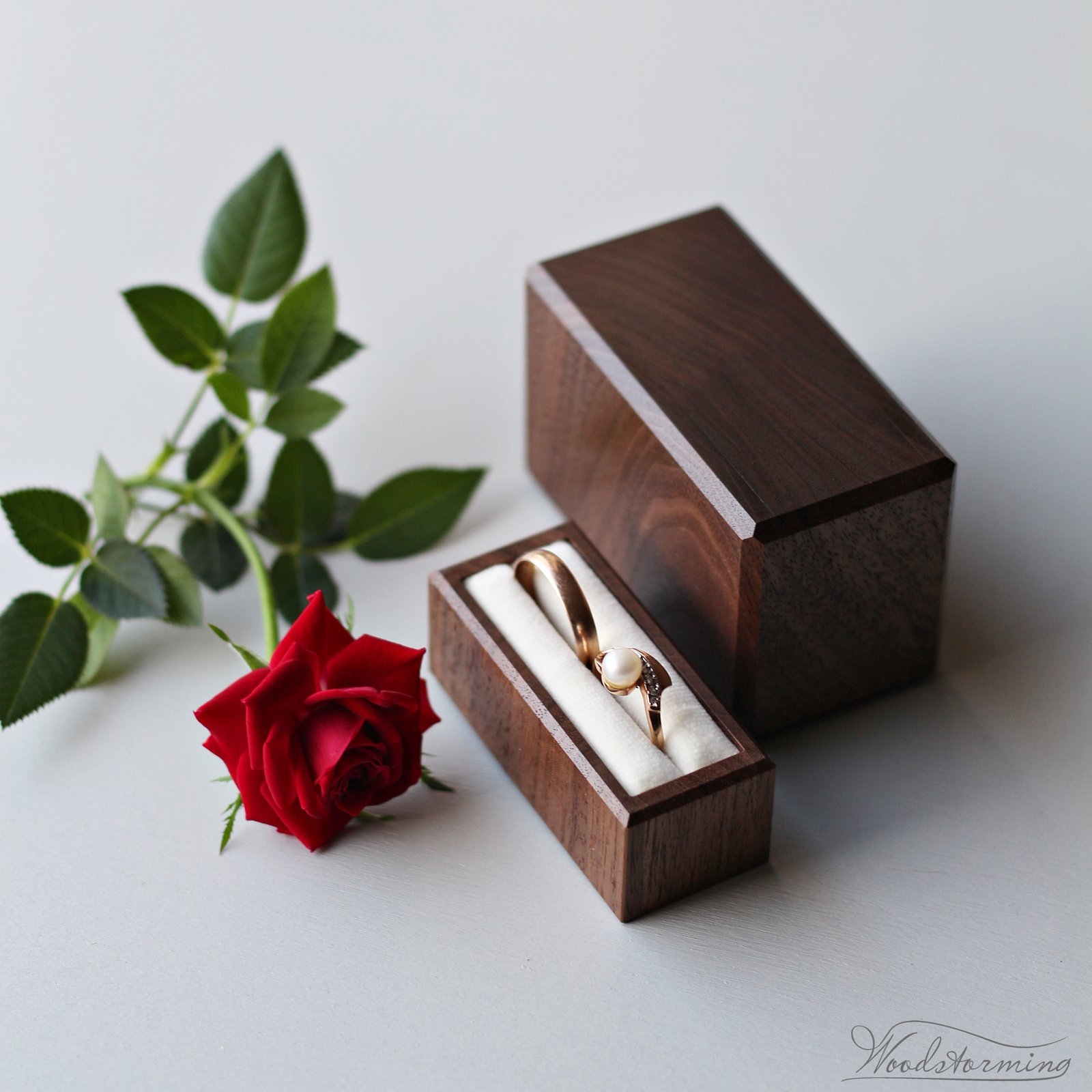 wedding band box for ceremony