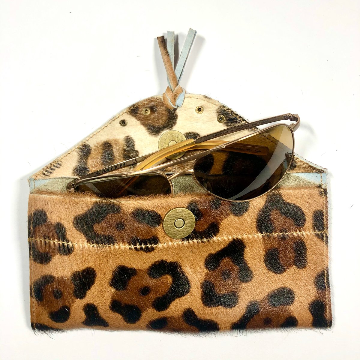 Sunglasses case in leopard fur with tassel Coo Creations