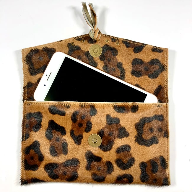 Leopard top skin clutch