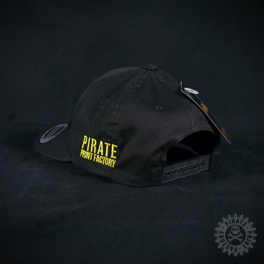 Image of ADJUSTABLE CAP PIRATE BLACK/GOLD