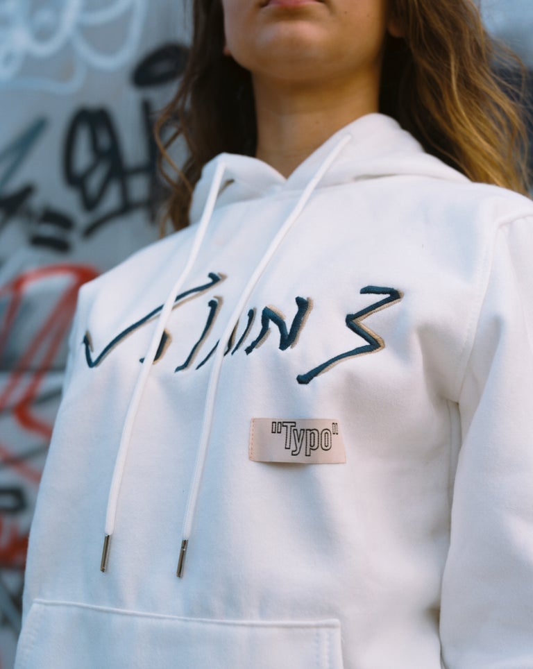 Vilains [Hoodie] "Typo" (Blanc cassé/ Off-white)