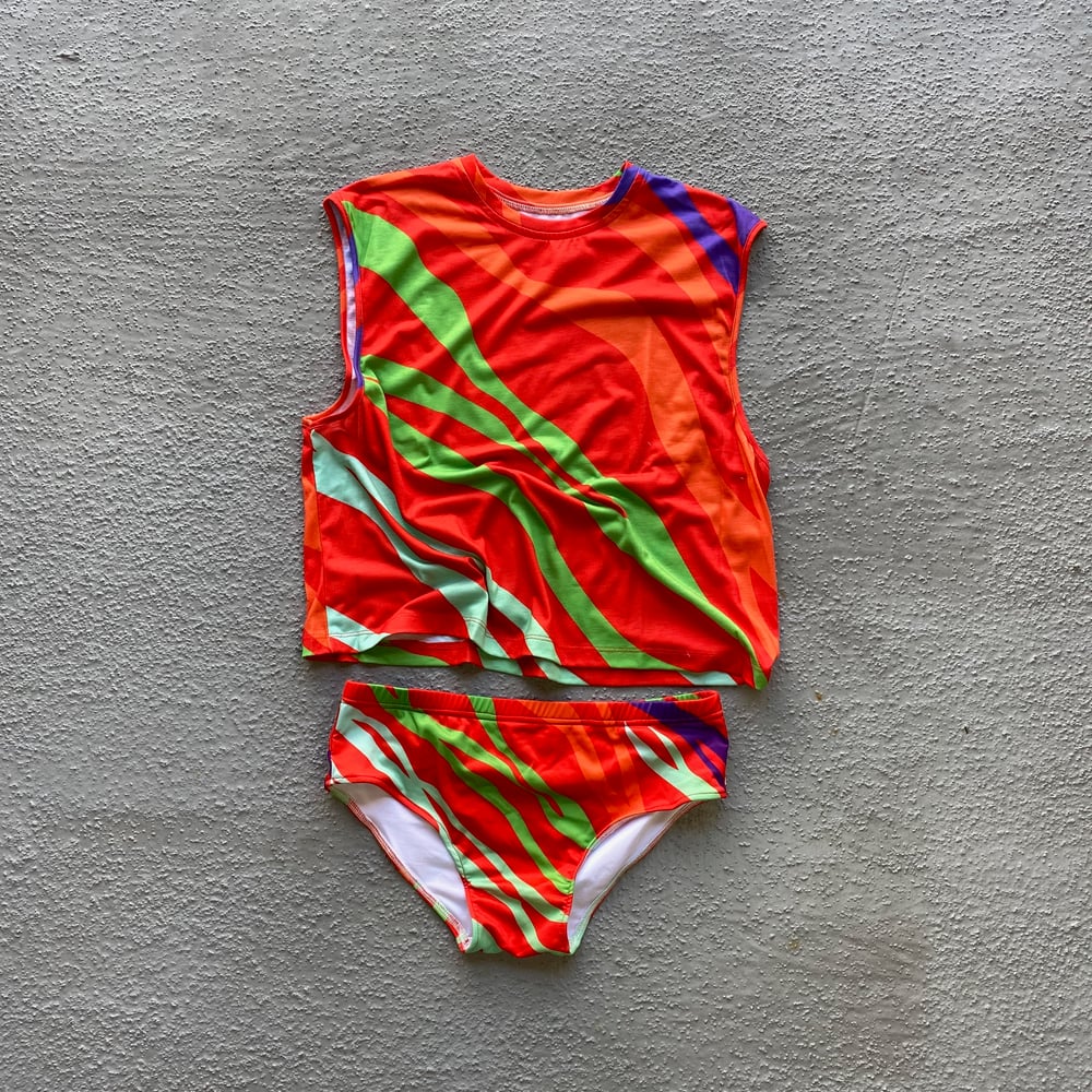 Zebruh Belly Tee | Rated Red