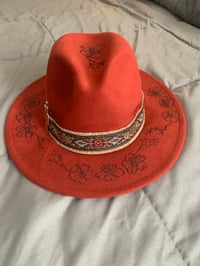 Image 1 of "Amada y Escogida" Hand-Burned Narrow Brim Panama Hat
