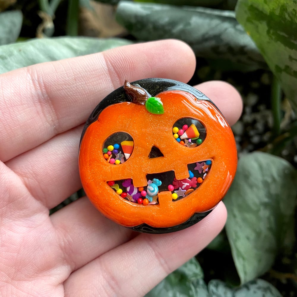 Image of Jack-o-Lantern Phone Grip Shaker