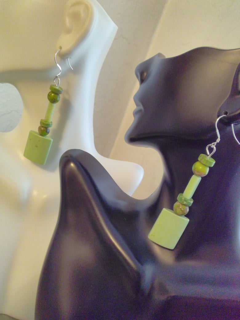 Image of GREEN HOWLITE PENDANT EARRINGS