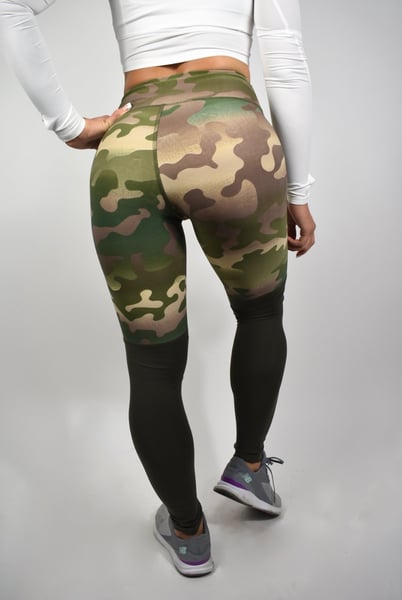 Image of  TWO TONE LEGGINGS CAMO GREEN 