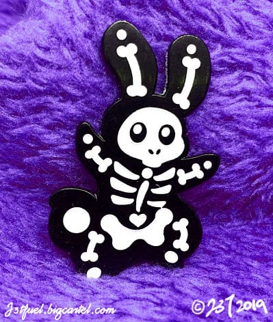 Skelebunneh Enamal Pin