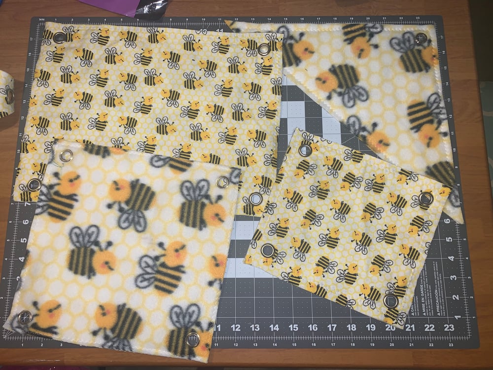 Image of Large Bee Set