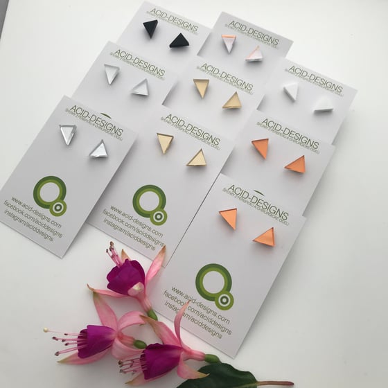 Image of Náušnice Triangle M jednovrstve