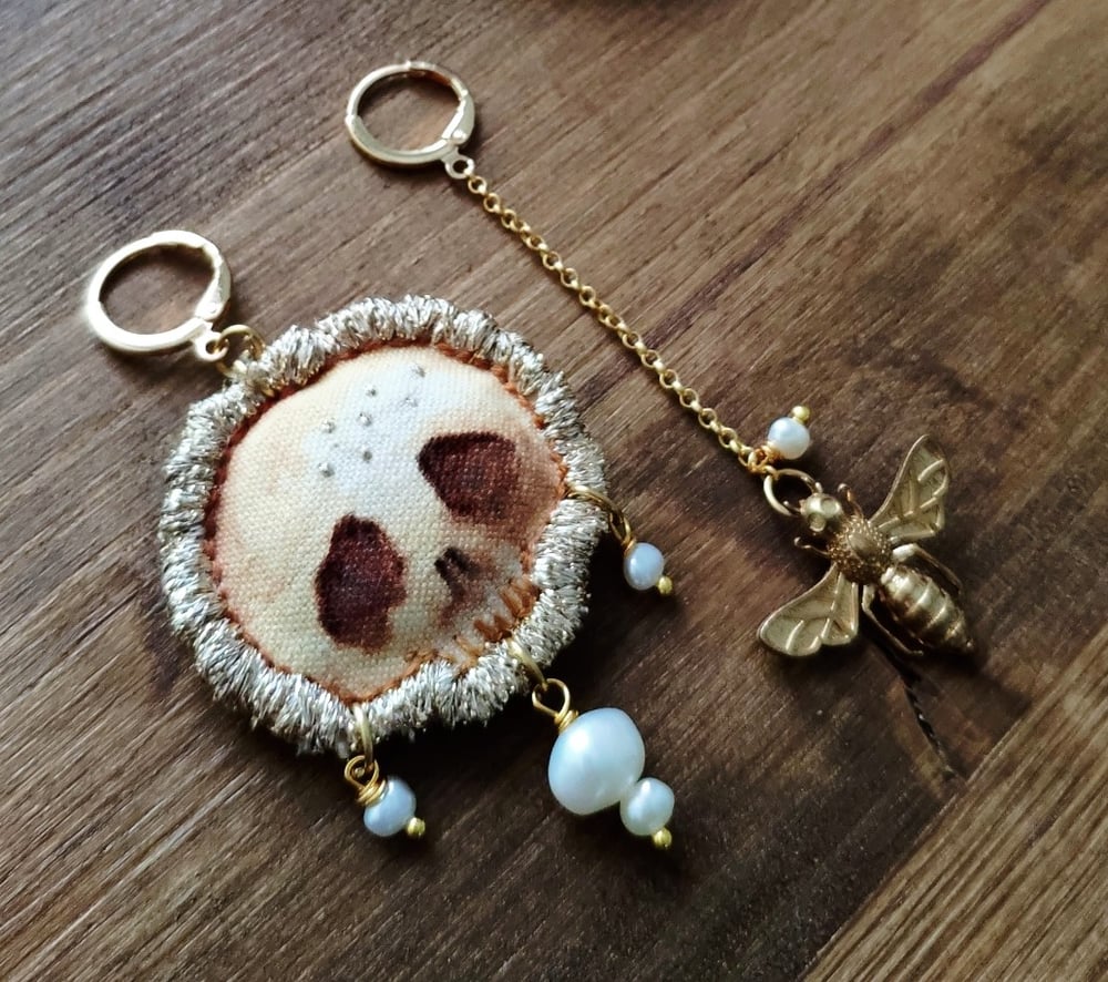 Image of Orecchino 'Memento Mori'