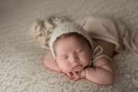 Image 4 of Newborn Simple Session