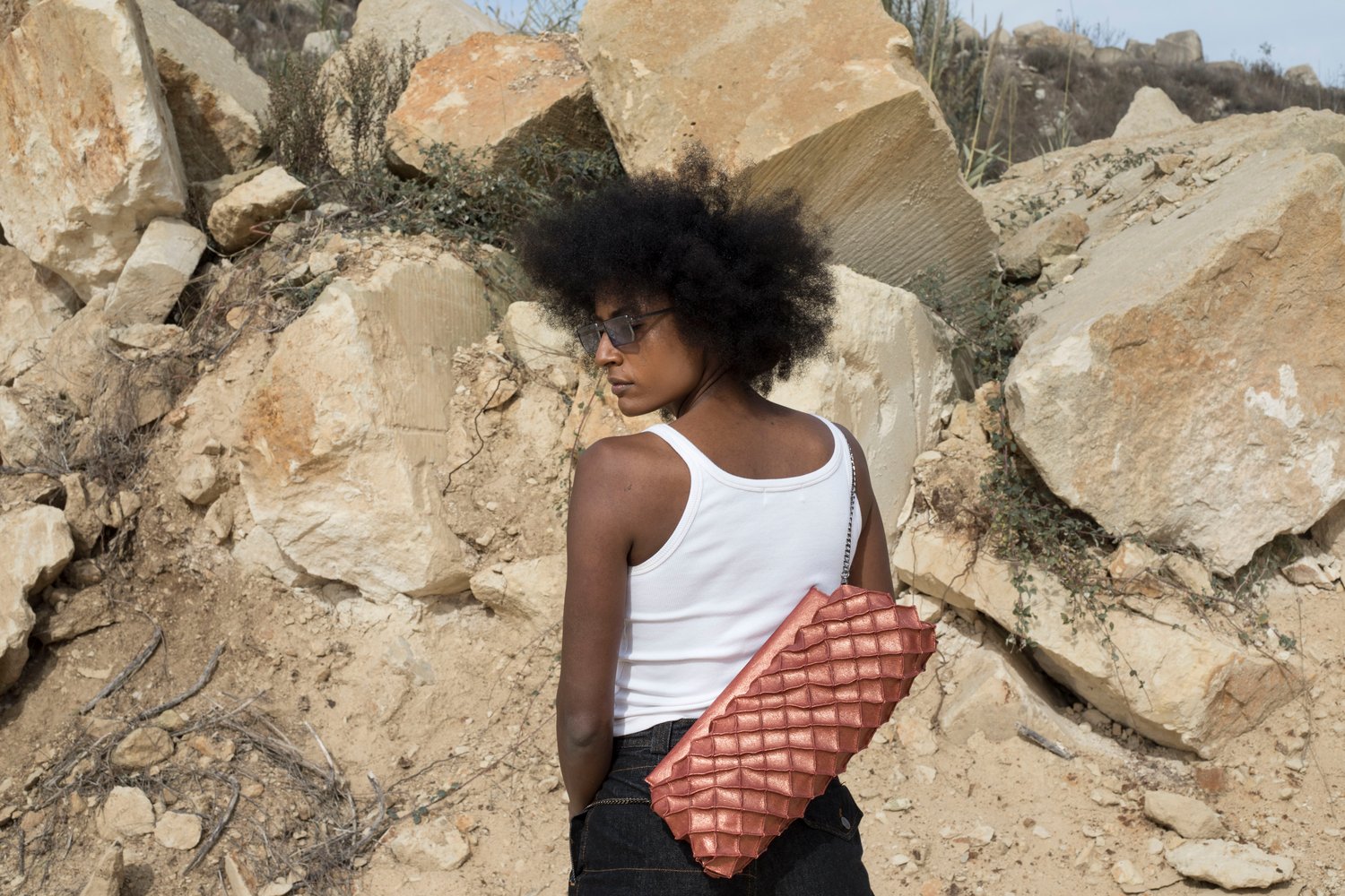 Image of Pineapple clutch L- Rust