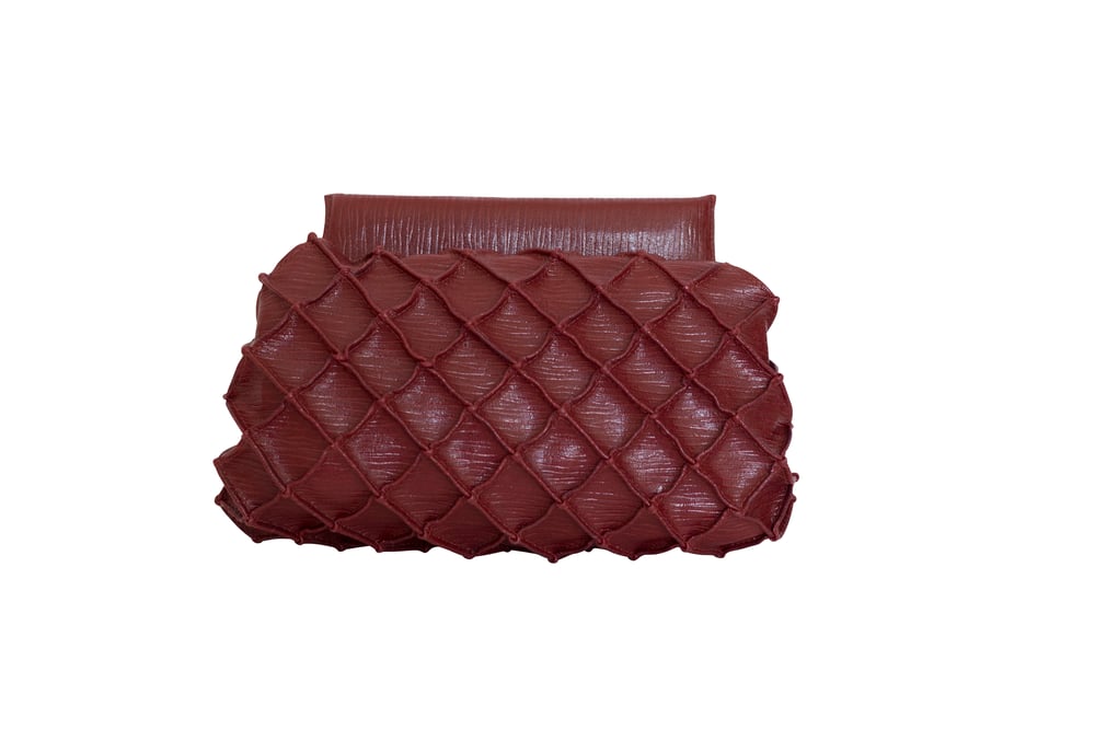 Image of Pineapple clutch S - Cherry